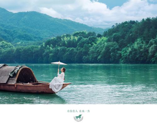 ‘开云电竞官网’王智助阵《李茶的姑妈》首映礼 产后瘦身成功如少女(图3) 开云电竞官网